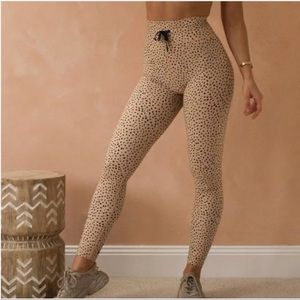 White Fox x Sarah’s Day Leggings